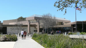 Huntington Beach City Council Votes To Issue Library Services RFP. Good For Them.