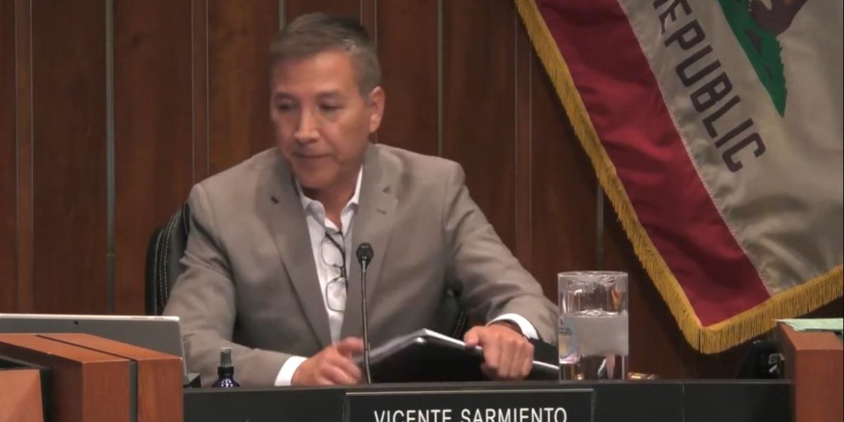 Santa Ana Mayor Vince Sarmiento skipping out of special council meeting on redistricting in order to attend campaign fundraiser for Ohio politician Nina Turner.